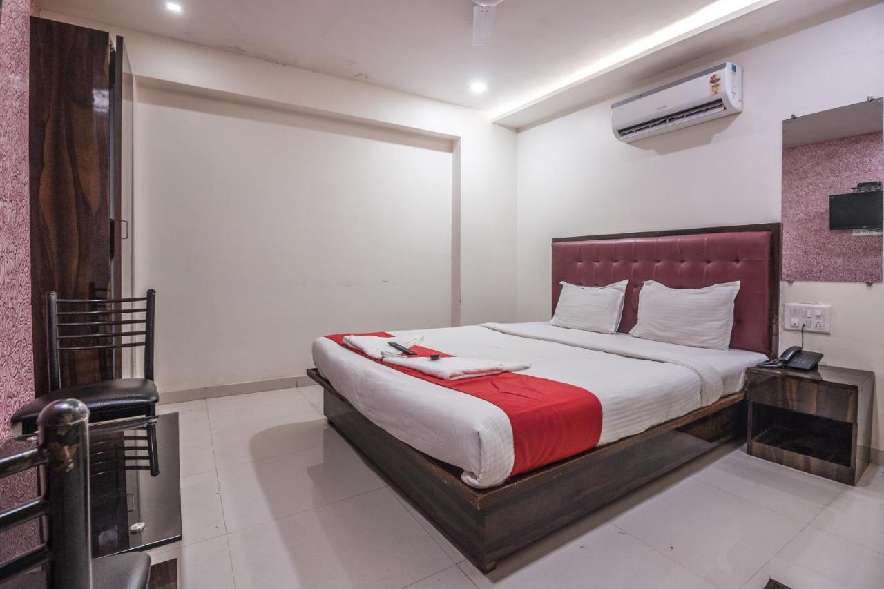 Hotel Mantra Residency Mumbai Exteriör bild