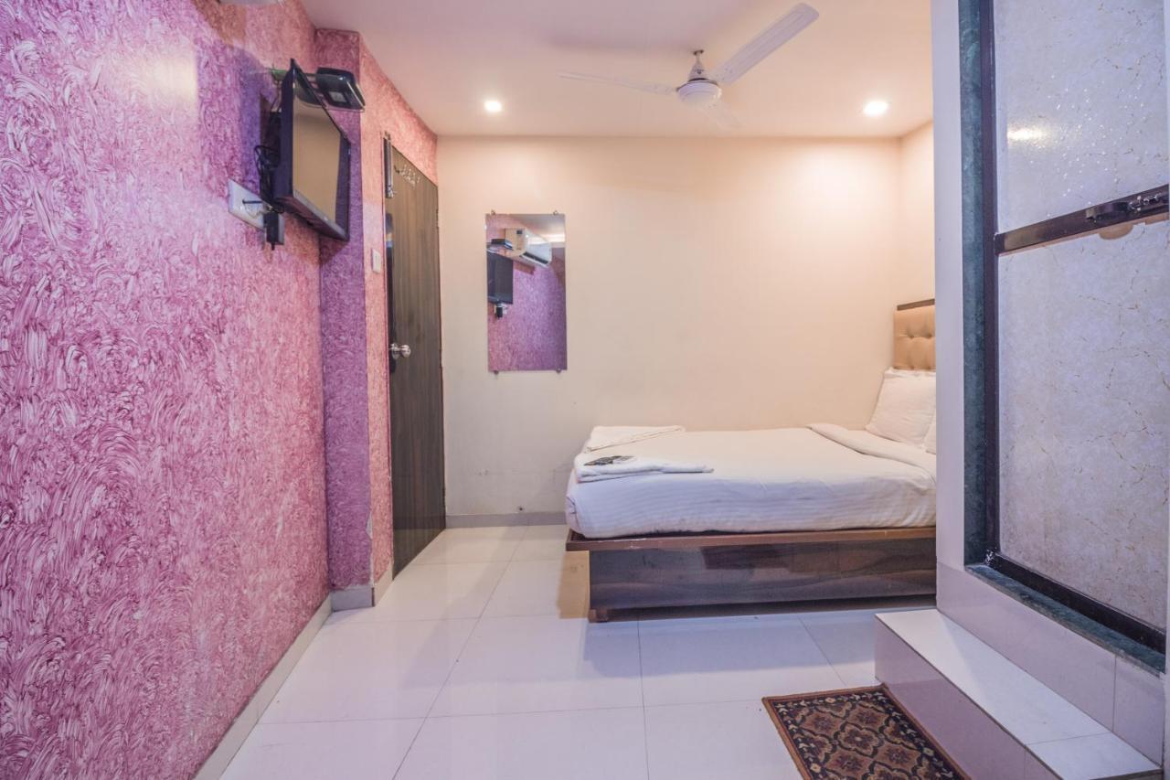 Hotel Mantra Residency Mumbai Exteriör bild
