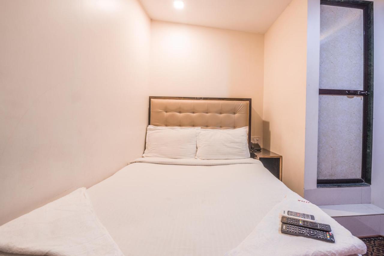 Hotel Mantra Residency Mumbai Exteriör bild